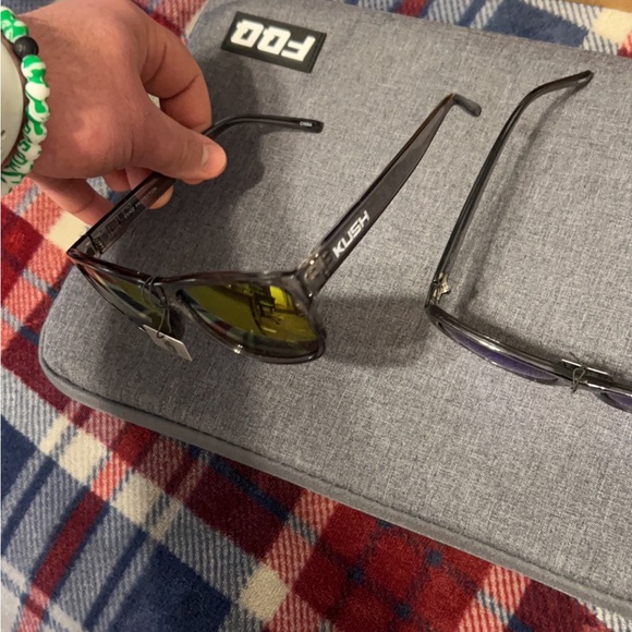 Men’s Sunglasses (pt. 2) - Picture 9 of 9